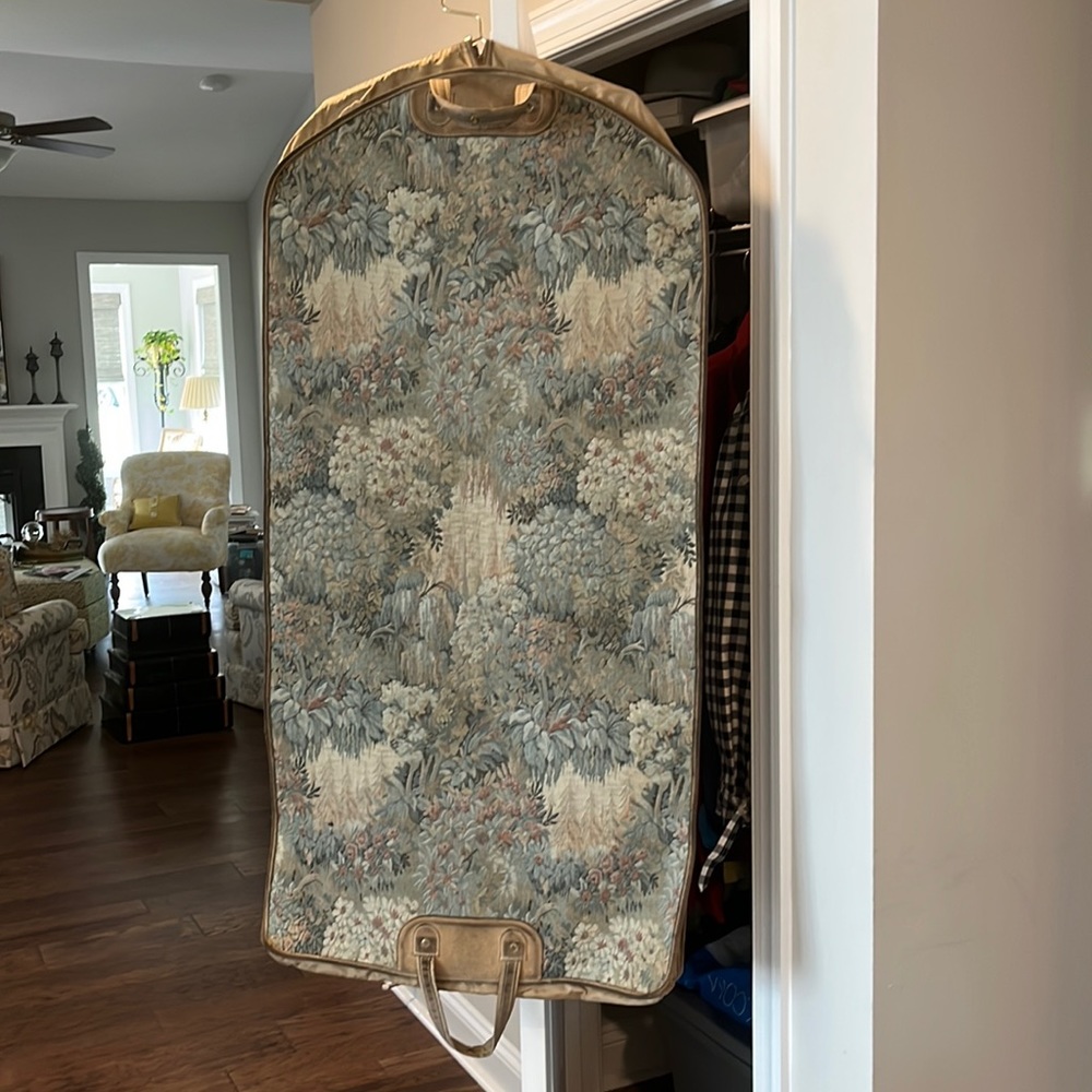 Vintage French Co Paradise Garmet Bag   and misc accessories